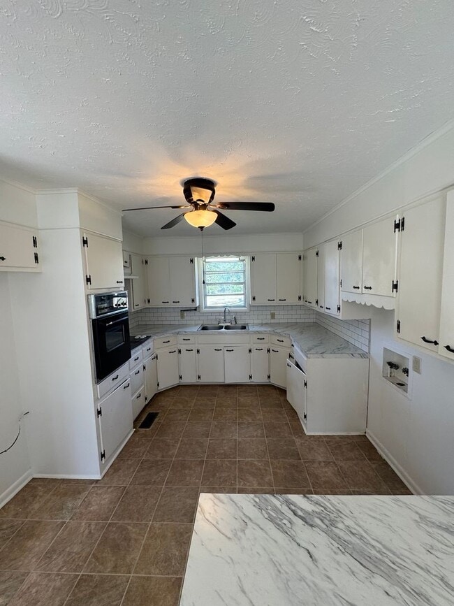 Building Photo - 3529 Dean Springs Rd