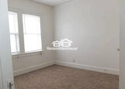 Foto del edificio - 2354 Benjamin St NE