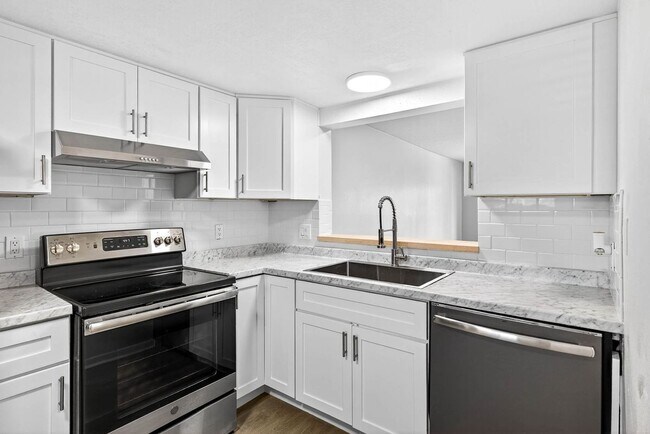Foto del edificio - 6308 Newtown Cir