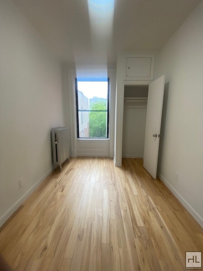 Foto del edificio - NOSTRAND AVENUE / Newly Renovated 3-bed, 1...