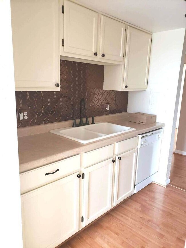 1 One Renaissance Pl Unit 200, Palatine, IL 60067 Condo for Rent in Palatine, IL