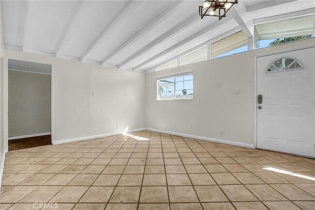 Building Photo - 1523 W Frances Dr