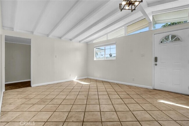 Foto del edificio - 1523 W Frances Dr