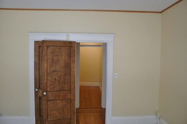 Building Photo - 25 Stearns Rd