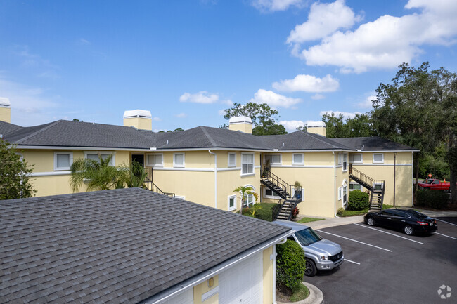 Building Photo - The Villas at Marsh Landing