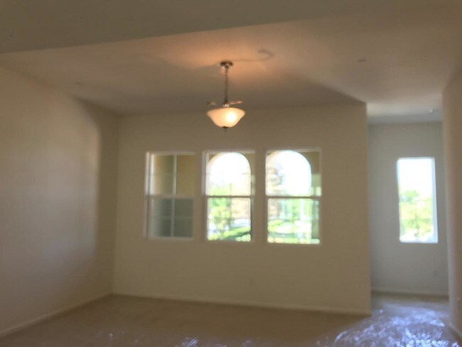 Foto del edificio - 4 bedroom in Newark CA 94560