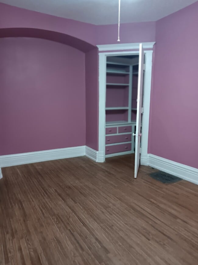 Dining Room w/large closet - 2254 Whitney Ave