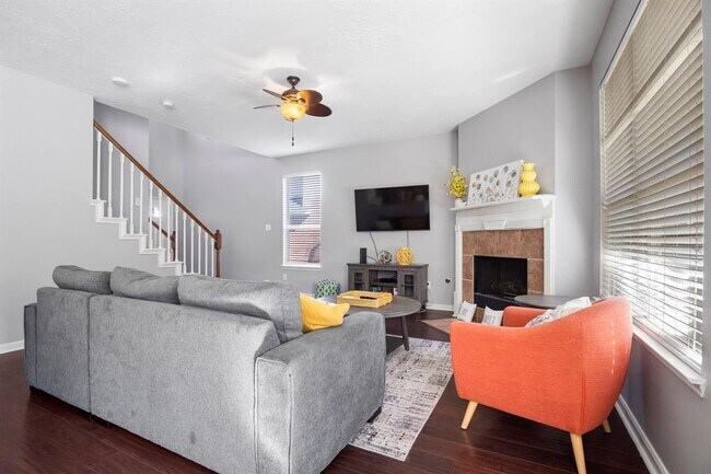 Foto del edificio - 114 Cove Pl Ct