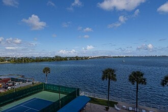 Building Photo - 3301 NE 5th Ave