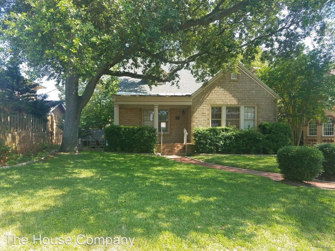 Primary Photo - 3 br, 3 bath House - 16 Cedar Lawn Circle