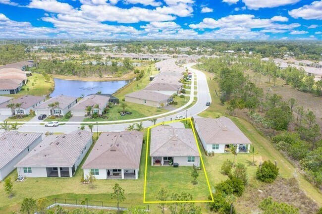 Foto del edificio - 4581 NW Exchange Ave