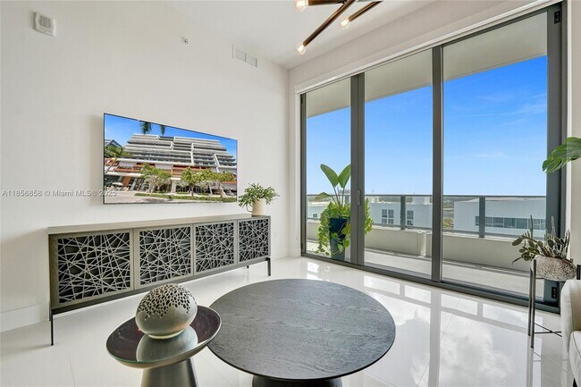 Foto del edificio - 2960 NE 207th St