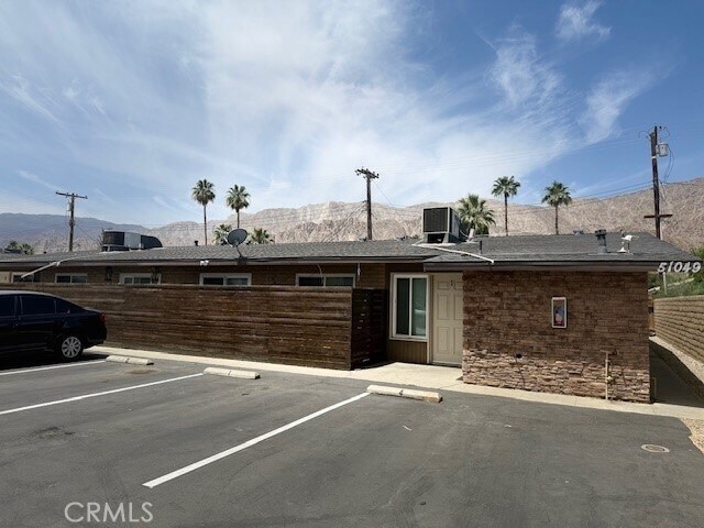 Foto del edificio - 51099 Eisenhower Dr
