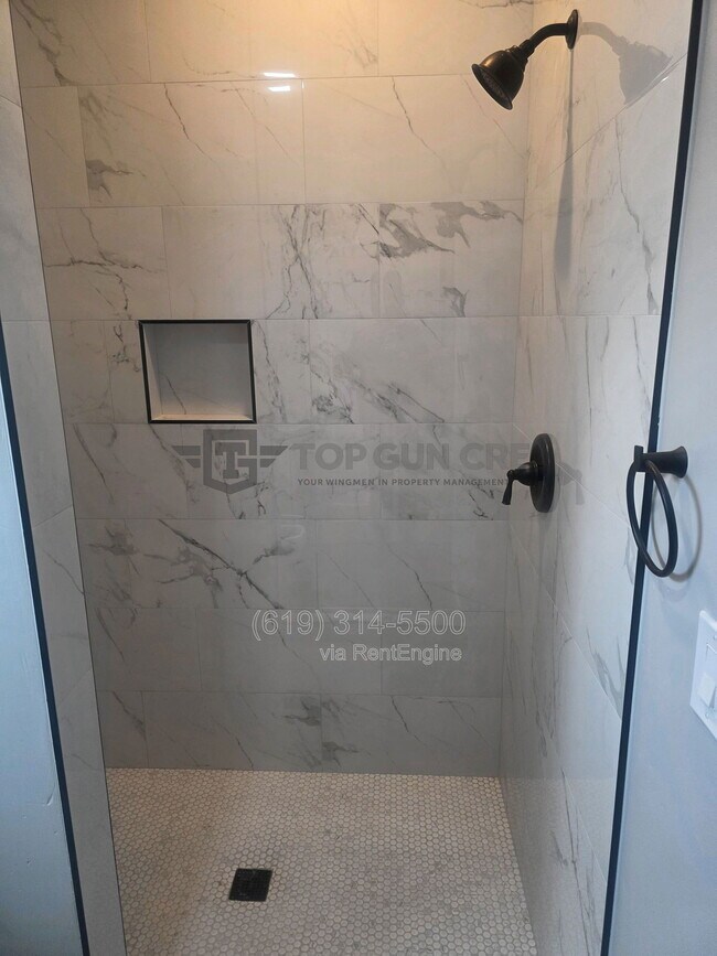 Foto del edificio - 4862 Fond Du Lac Ct