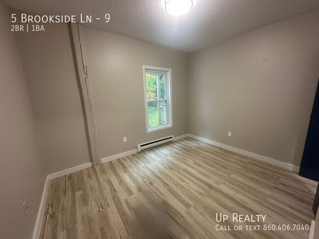 Building Photo - 5 Brookside Ln