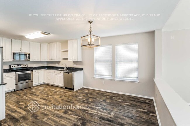 Building Photo - 250 Pine Crest Dr