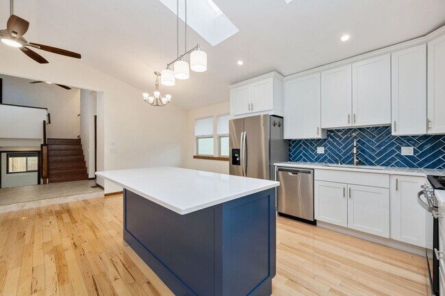 Foto del edificio - Quiet Home with Views, Charm, and Oasis Yard!