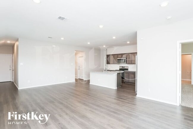 Building Photo - 800 Saddle Horn Way