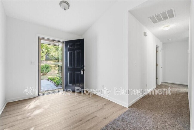 Foto del edificio - 407 Crested View Dr