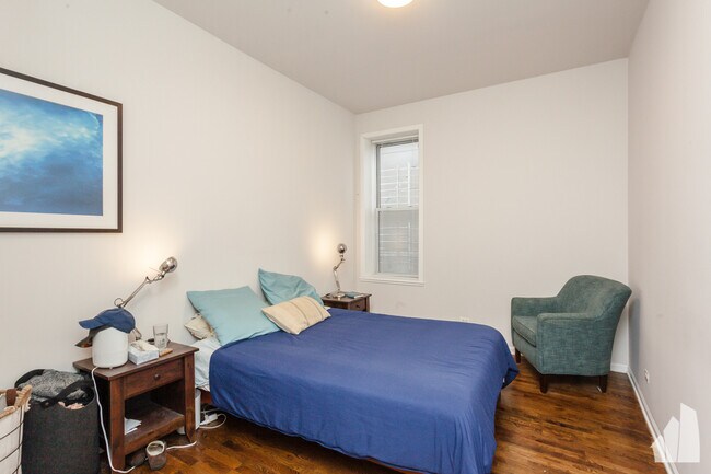 Foto del edificio - 2209 W Race Ave