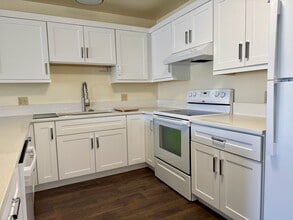 Building Photo - 156 W 500 S