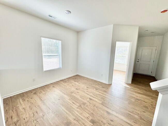 Foto del edificio - Kensington Community 1 year NEW! 4 Bedroom Home - Just off I-85 READY AUG 8TH