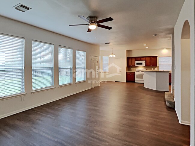 Foto del edificio - 12822 Mills Trail Ln