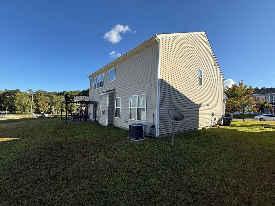 Foto del edificio - Magnificent 5 Bedroom, 3 Bath 2-story home in DURHAM!! ***HOLIDAY MOVE-IN SPECIAL!!***