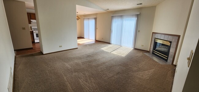 Building Photo - 280 WoodridgeUnit C