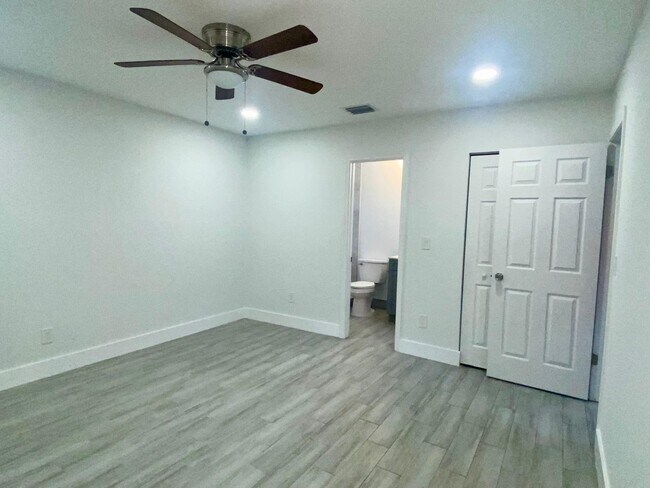 Building Photo - 4783 Luqui Ct