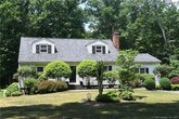 Primary Photo - 19 Buttonball Ln