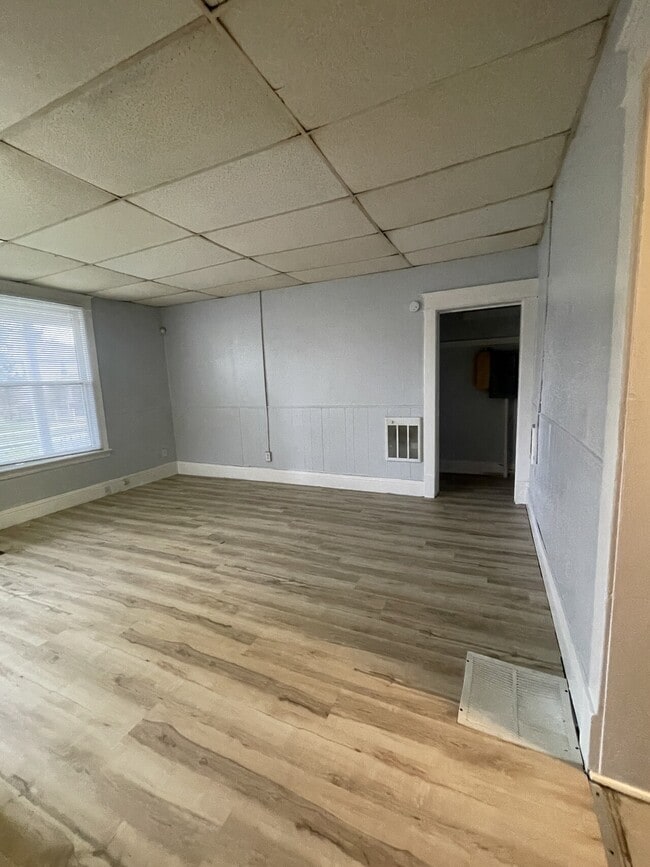 Building Photo - 602 E Dayton
