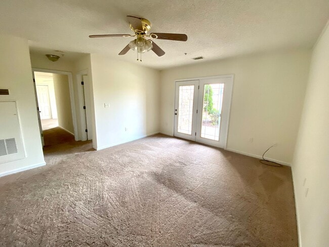 Building Photo - 1301 Harts Ridge Dr