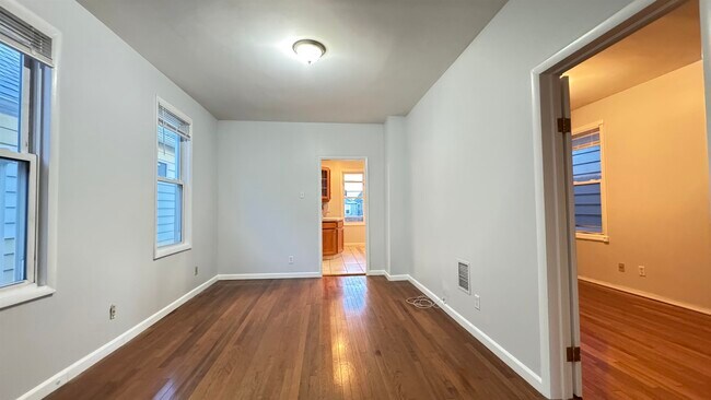 Foto del edificio - 66 W 15th St