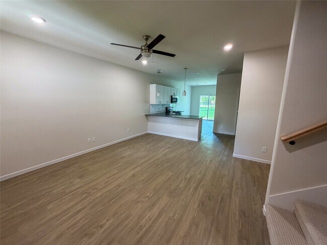 Building Photo - 411 W Dulin St