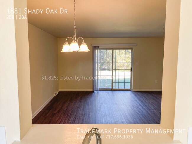Building Photo - Spacious 2 Bedroom Town Home