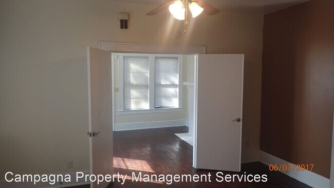 Foto del edificio - 1 br, 1 bath House - 5923 Worth St