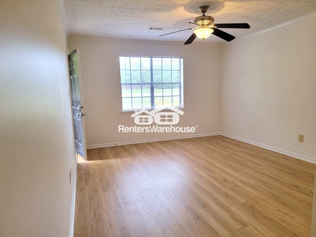 Building Photo - 270 S Jeff Davis Dr