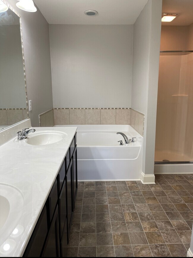 Foto del edificio - 530 Millwood Ln