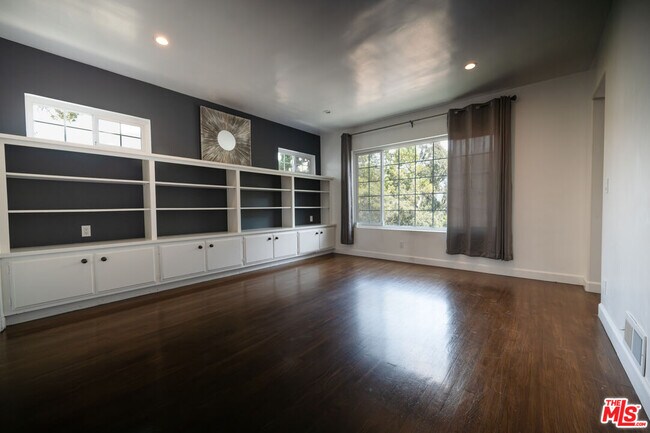 Foto del edificio - 503 N Greencraig Rd