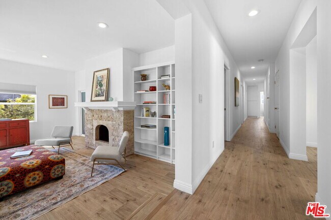 Foto del edificio - 2400 W 74th St