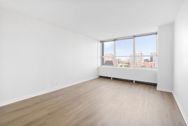 Foto del edificio - 655 W Irving Park Rd