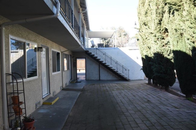 Building Photo - 1207 Leigh Avenue