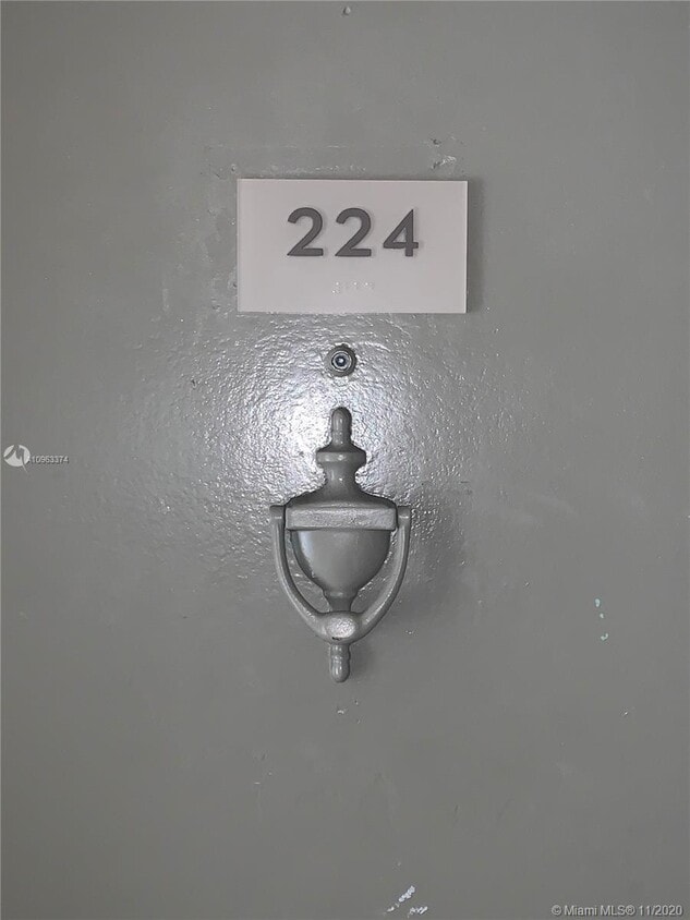 Foto principal - 6215 W 20th Ave