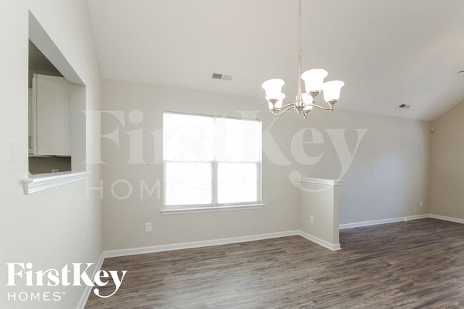 Foto del edificio - 2445 Anna Garrison Rd