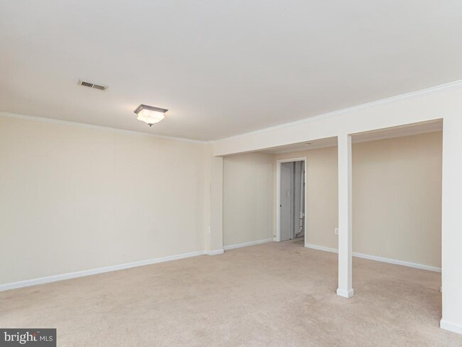 Building Photo - 6648 Greenleigh Ln