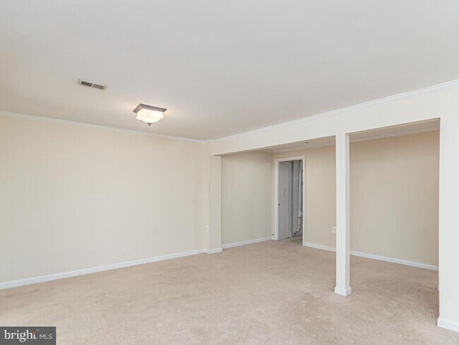 Foto del edificio - 6648 Greenleigh Ln