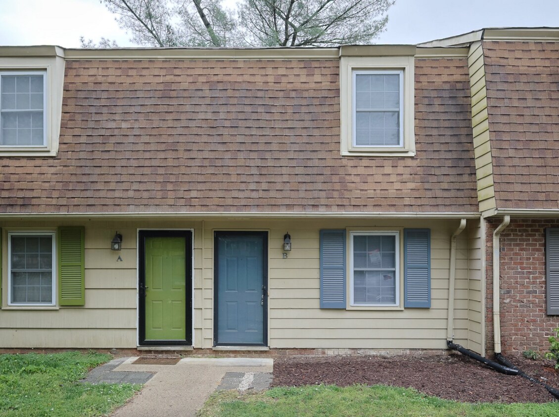 Primary Photo - 2-Bedroom Townhome-Style Condo Near Wester...
