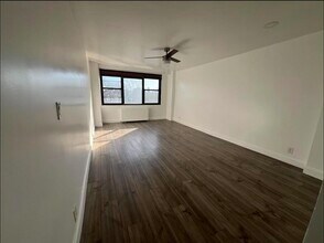 Building Photo - 201 St Pauls Ave