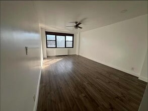 Building Photo - 201 St Pauls Ave